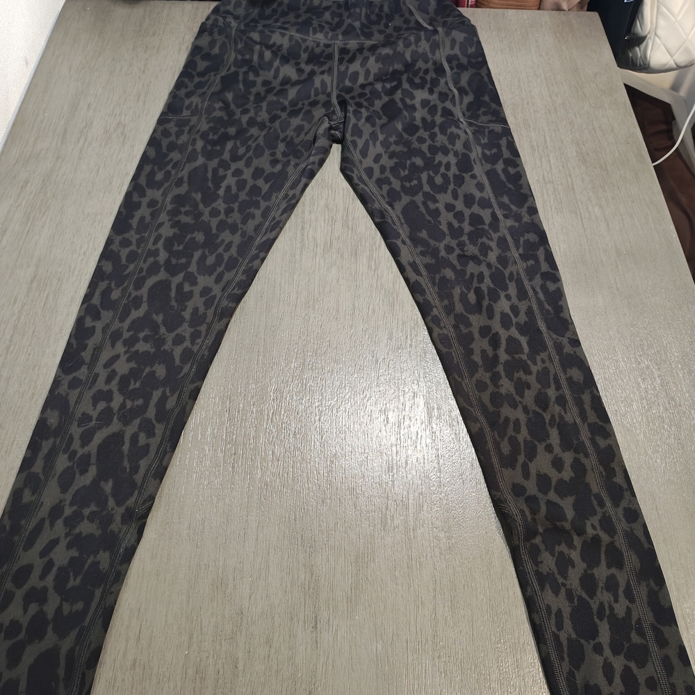Victoria's Secret Woman Black and Gray Leggings,Leopard Print ,Size 10 Or Medium